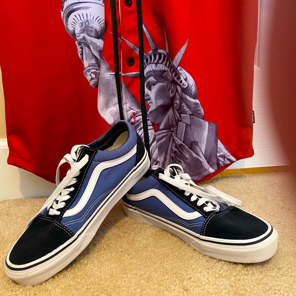 Vans tennis shoes New for women!  Size 8 81/2